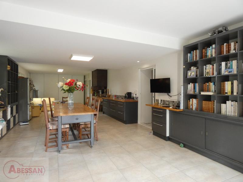 Maison - 251 m² - 5 pièces