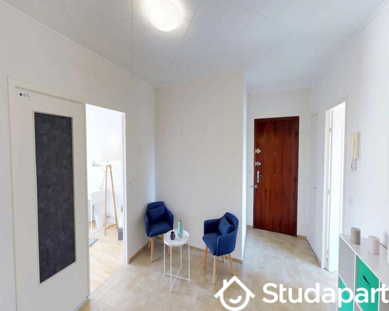 Chambre - 120 m² - 1 pièce