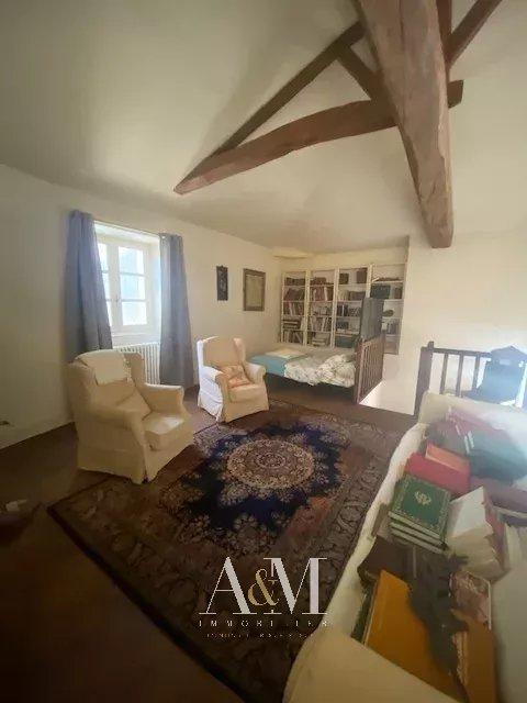 Maison - 350 m² - 10 pièces