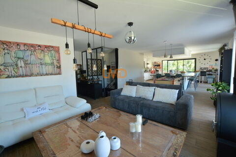 Propriété - 147 m² - 6 pièces