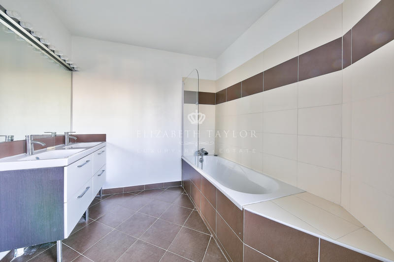 Maison - 157 m² - 5 pièces