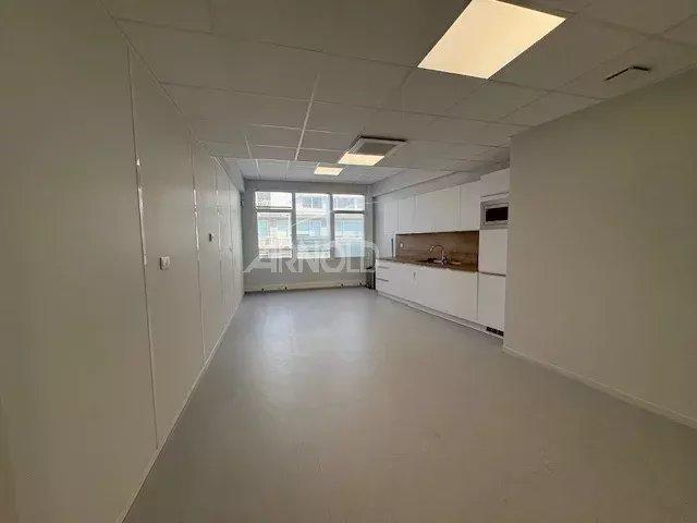 Bureau - 297 m²