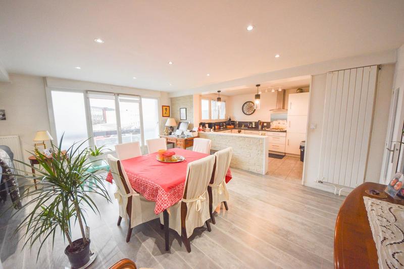 Appartement - 90 m² - 4 pièces