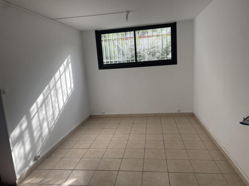 Local commercial - 85 m² - 5 pièces