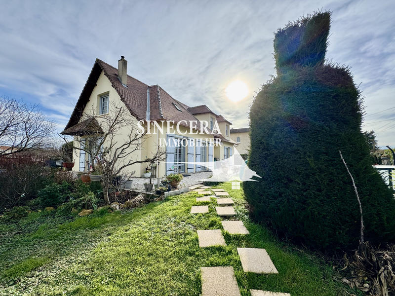 Maison - 180 m² - 7 pièces