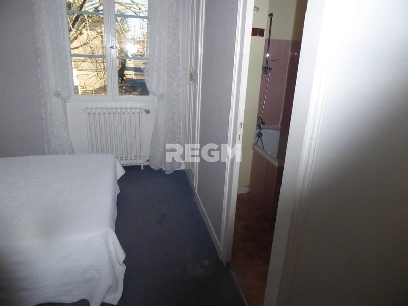 Propriété - 800 m² - 25 pièces