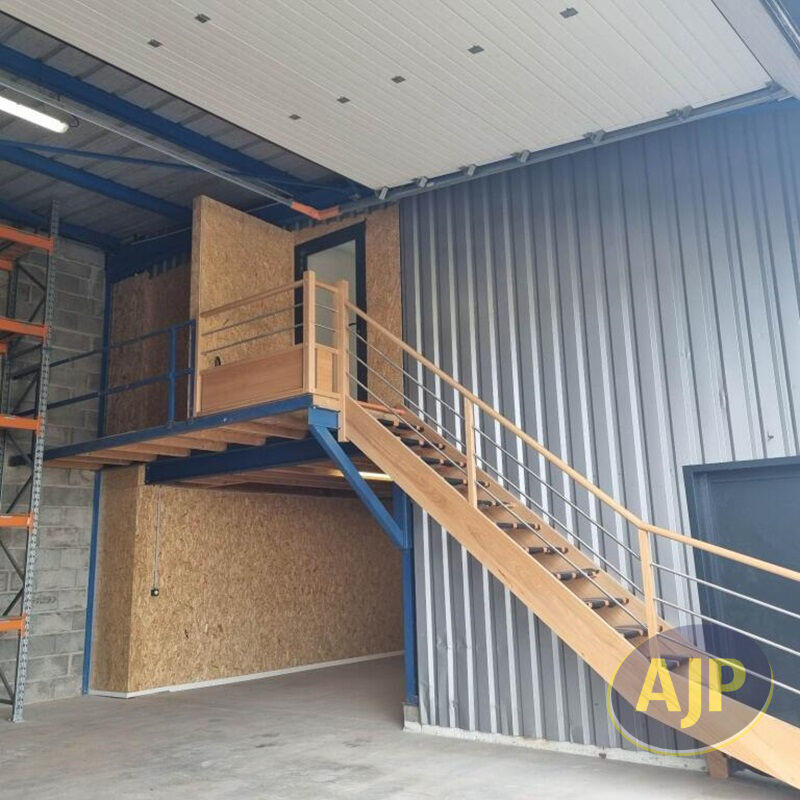 Local d'activité / Entrepôt - 200 m²
