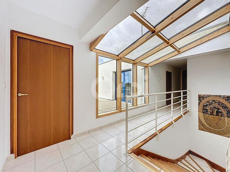 Propriété - 265 m² - 6 pièces