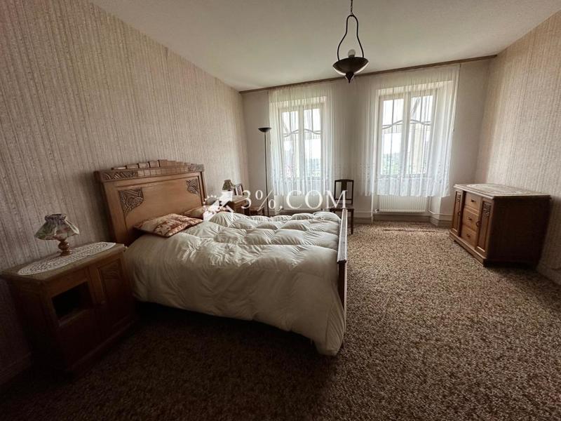 Maison de village - 252 m² - 11 pièces