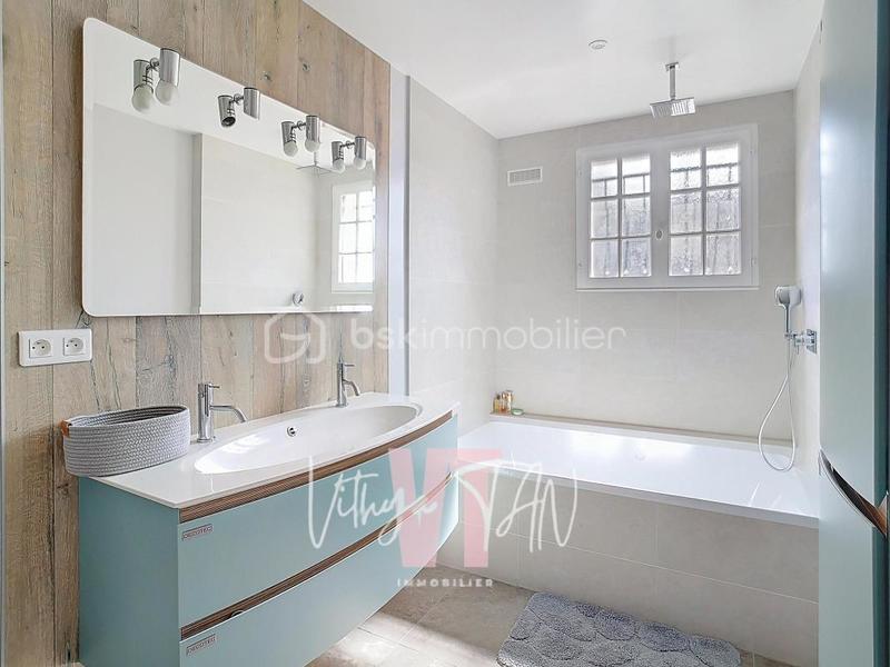 Maison - 159 m² - 5 pièces