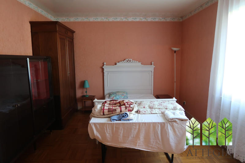 Maison - 400 m² - 7 pièces