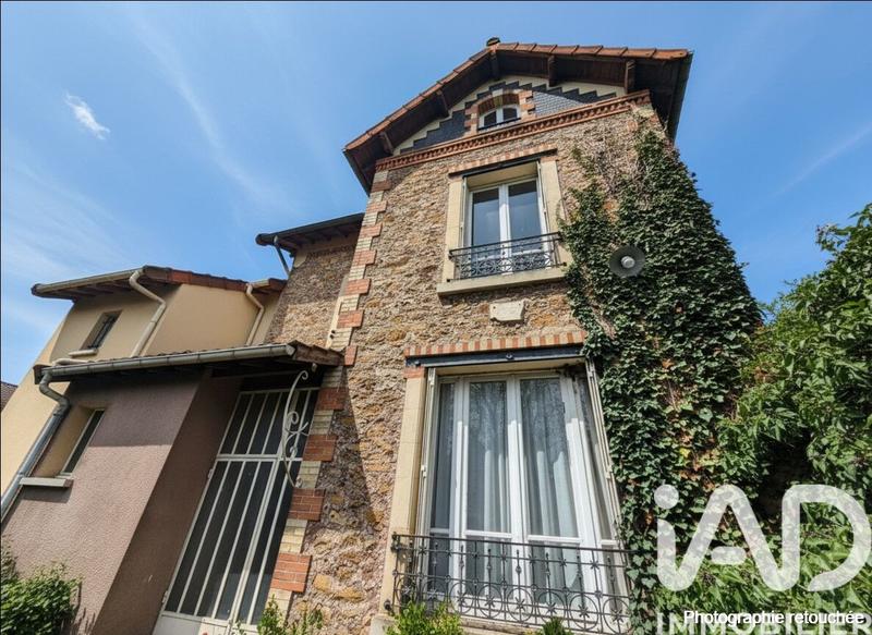 Maison - 97 m² - 5 pièces