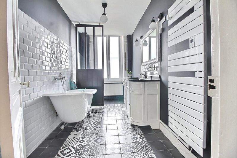 Maison - 292 m² - 8 pièces