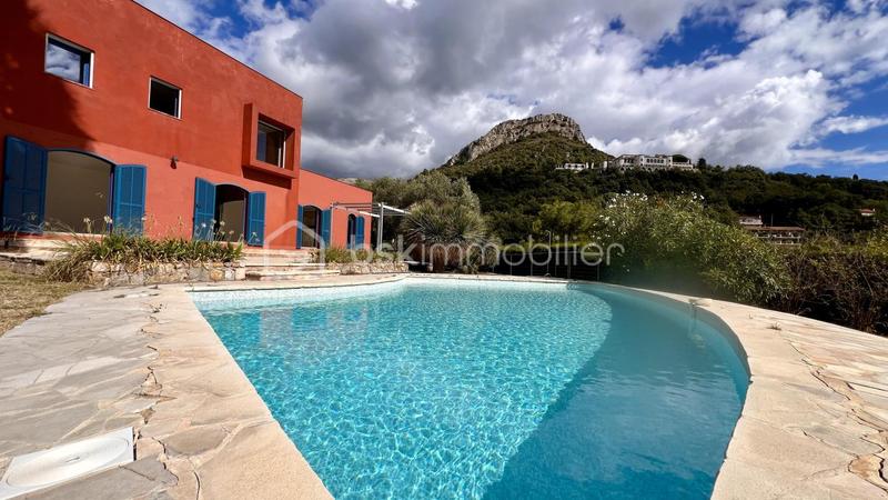 Maison d'architecte - 230 m² - 7 pièces