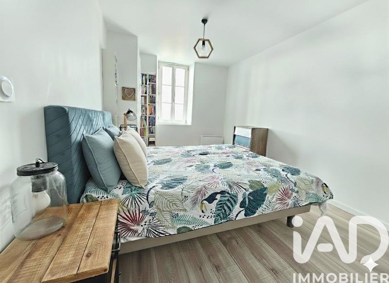 Maison - 220 m² - 8 pièces