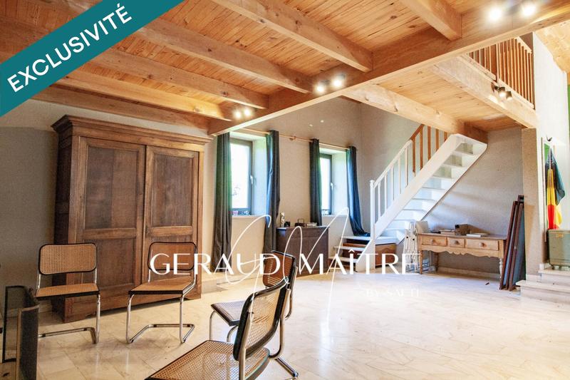 Maison - 1 080 m² - 90 pièces