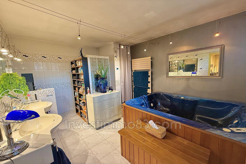 Villa - 230 m² - 7 pièces