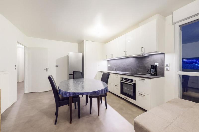 Appartement - 80 m² - 4 pièces