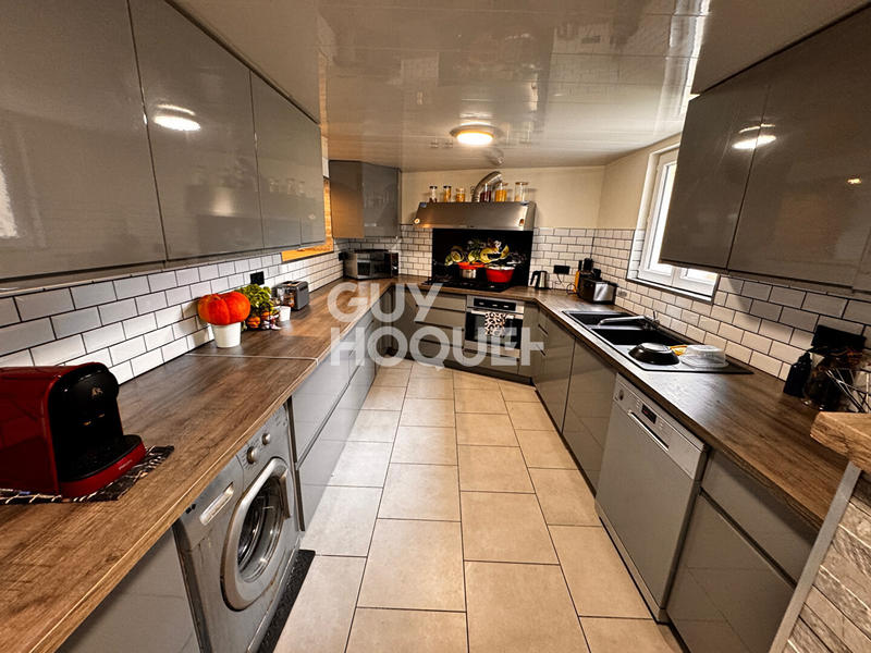 Maison - 152 m² - 8 pièces