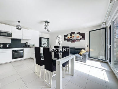 Appartement - 79 m² - 4 pièces