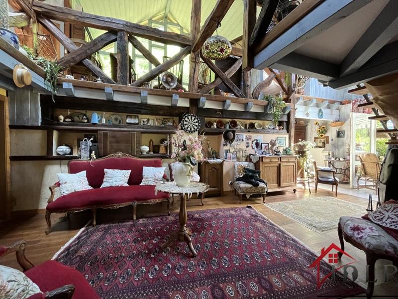 Propriété - 330 m² - 20 pièces