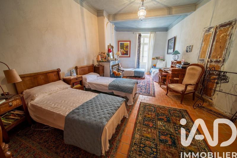 Maison - 345 m² - 10 pièces