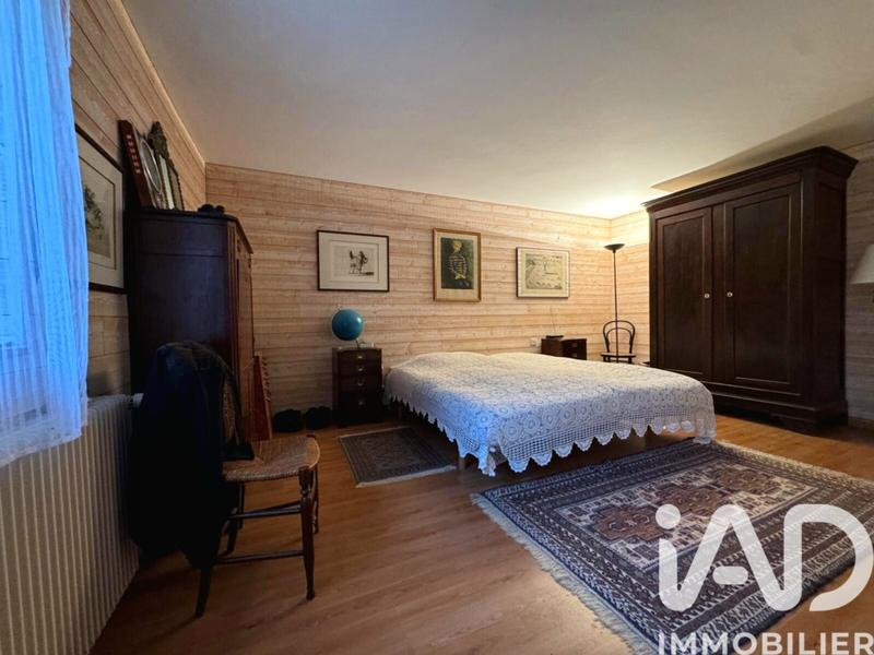 Maison - 262 m² - 7 pièces