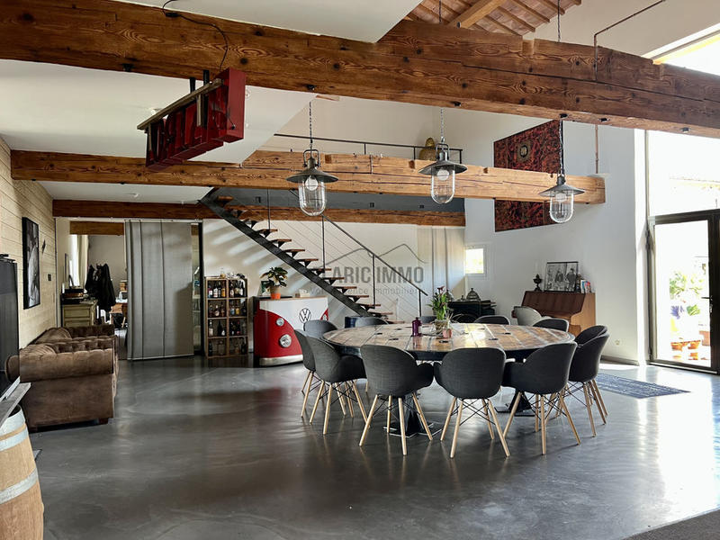 Propriété - 580 m² - 18 pièces