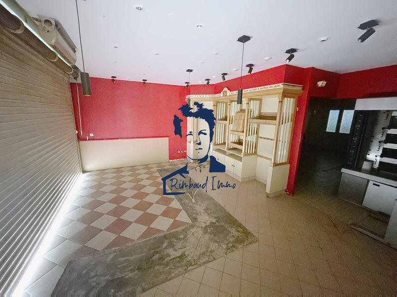 Local d'activités - 100 m² - 4 pièces