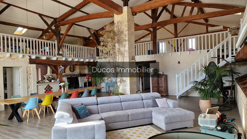 Maison - 447 m² - 6 pièces