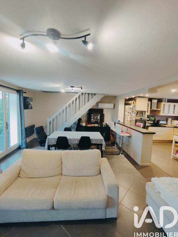 Maison - 90 m² - 5 pièces