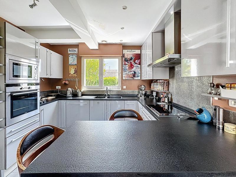 Maison - 186 m² - 7 pièces