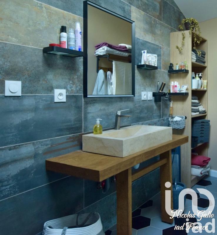 Maison - 252 m² - 7 pièces