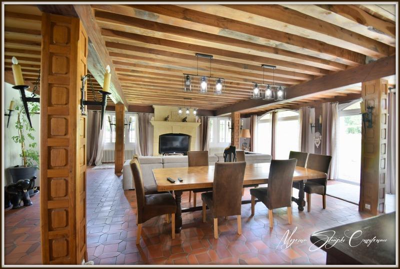 Maison de maîtres - 450 m² - 11 pièces
