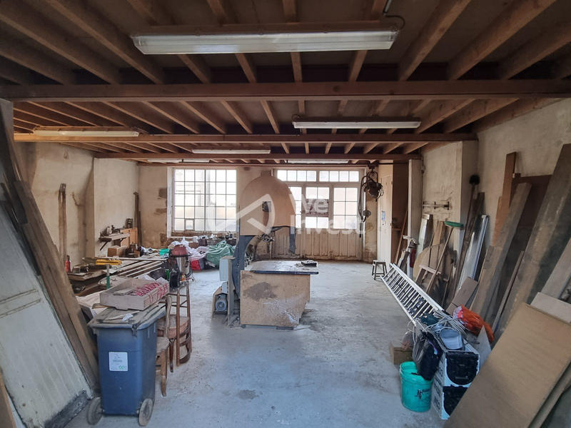 Local commercial - 79 m² - 1 pièce