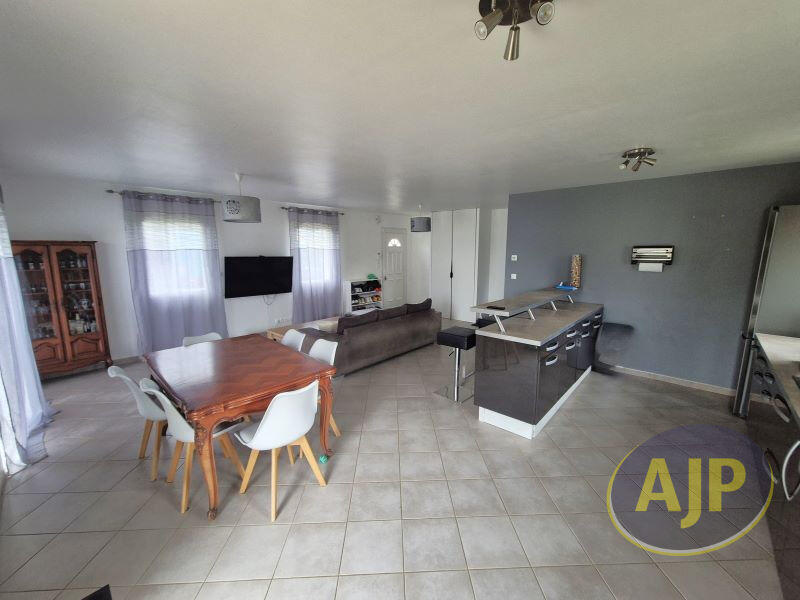 Maison - 76 m² - 3 pièces