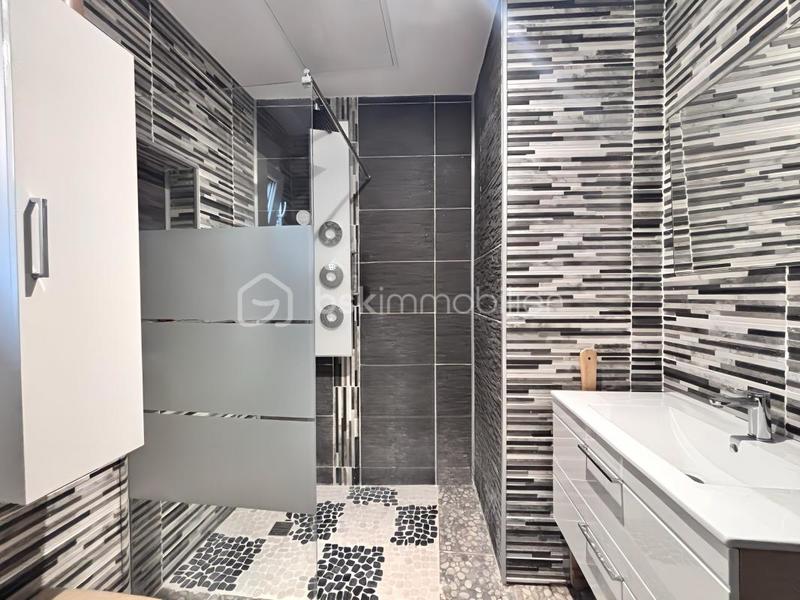 Pavillon - 100 m² - 5 pièces