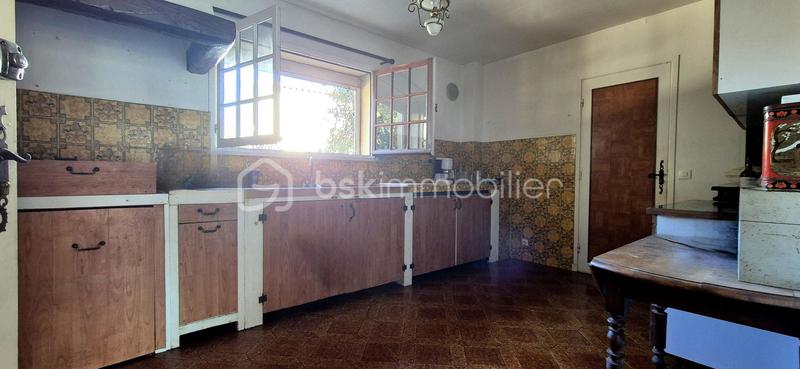 Propriété - 356 m² - 8 pièces