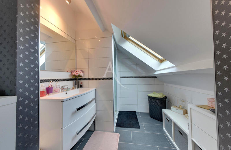 Maison - 170 m² - 7 pièces