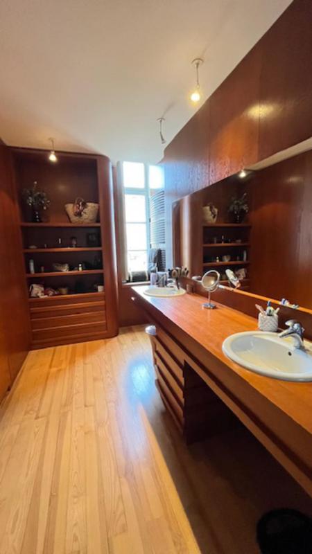 Maison de maîtres - 331 m² - 9 pièces