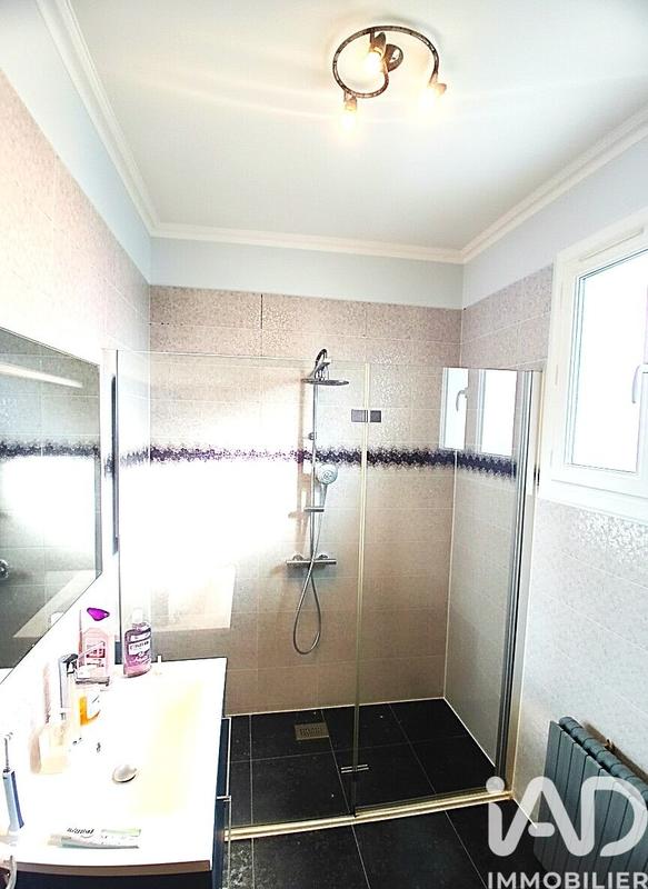 Maison - 99 m² - 5 pièces