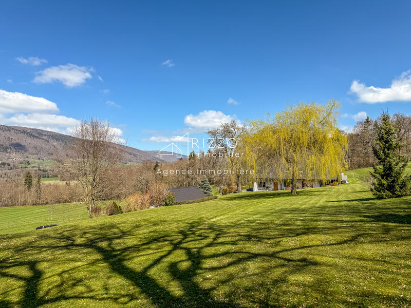 Maison - 202 m² - 8 pièces