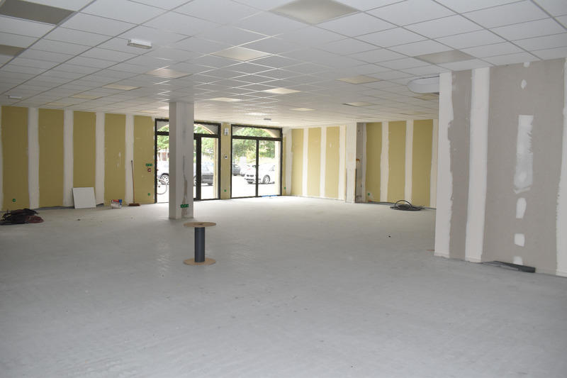 Local commercial - 178 m² - 1 pièce