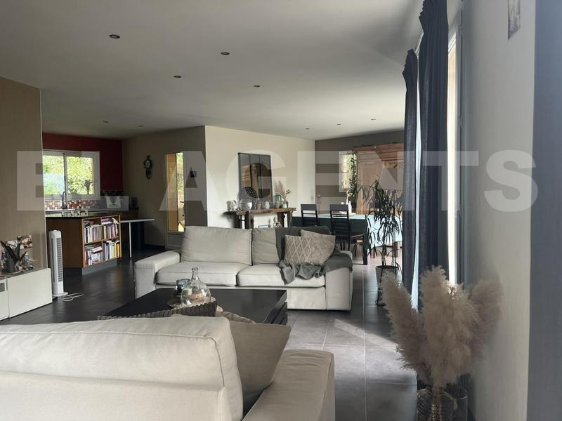 Maison traditionnelle - 125 m² - 5 pièces