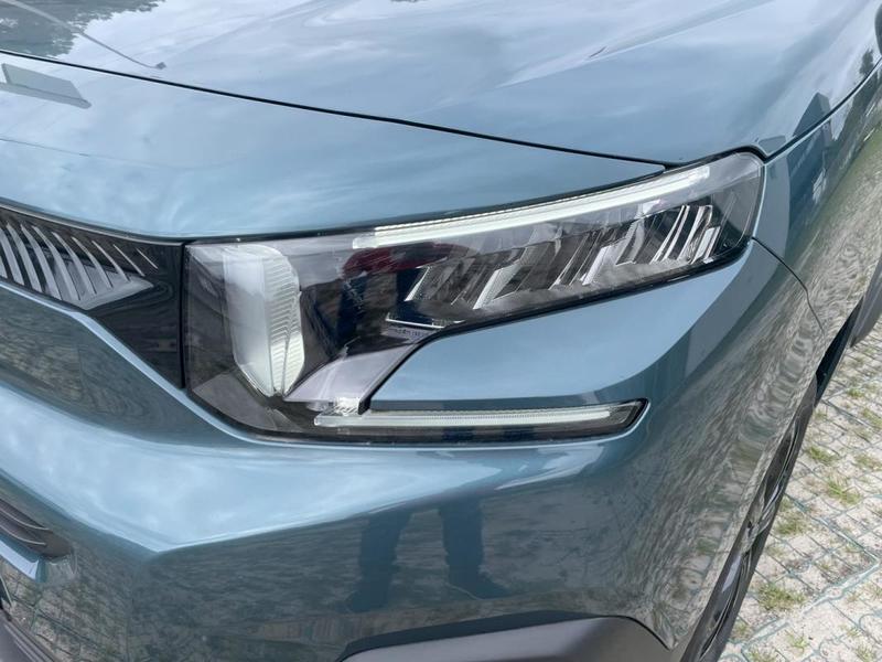 Citroën Berlingo Nouveau Boite manuelle - Taille m finition Max avec Toit panoramique et pack techno Bhdi 130 Garantie Constructeur Disponible suite idem rifter kangoo