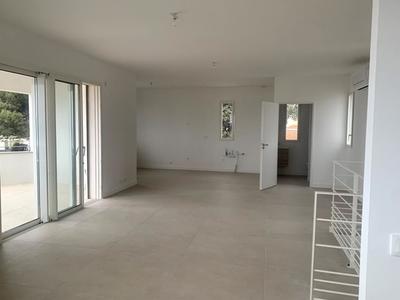 Appartement - 99 m² - 3 pièces