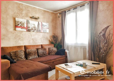 Maison traditionnelle - 95 m² - 4 pièces