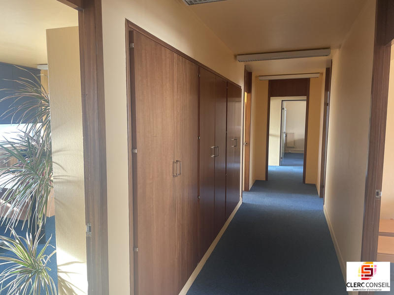 Bureau - 194 m²