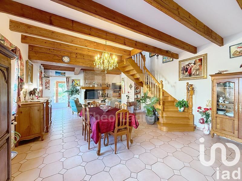 Maison - 255 m² - 10 pièces