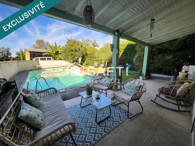 Maison - 221 m² - 5 pièces